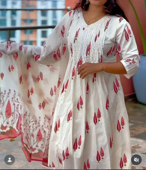 Red & Green Printed 3-Piece Kurta Set