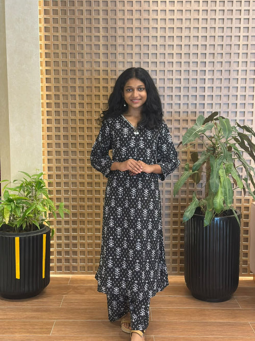Black & White Floral A-Line Printed Kurta Set